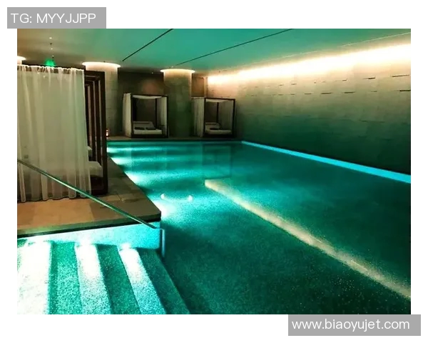 私人泳池设计与打造：提升家居品质的奢华体验与舒适空间布局方案